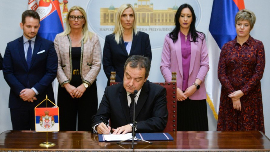 Dačić raspisao referendum o promjeni Ustava Srbije