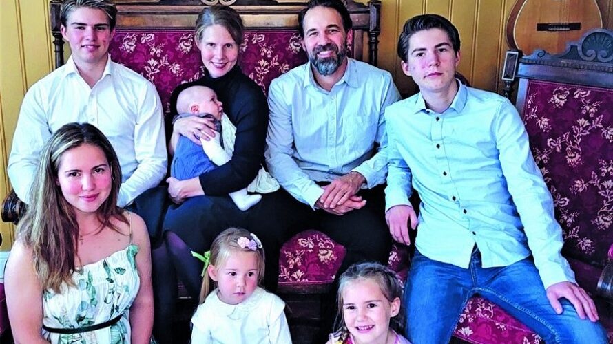 NORVEŠKA PORODICA IZABRALA SRPSKO PRAVOSLAVLJE: Johanes Solberg (42) sa suprugom Lucijom i djecom prihvatio našu vjeru