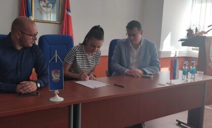 Istočna Ilidža: Potpisani ugovori o stipendiranju sa 22 studenta