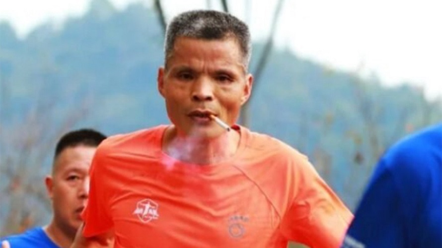 Kinez istrčao maraton pušeći sve vrijeme