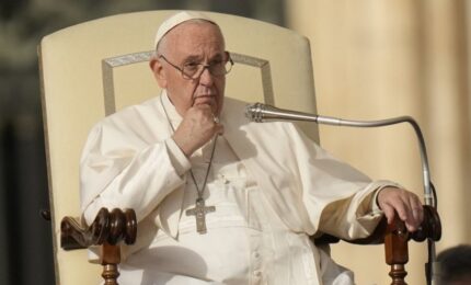 “OVO JE IZOPAČENOST”: Papa Franja uvrijedio dva naroda Rusije, Zaharova reagovala