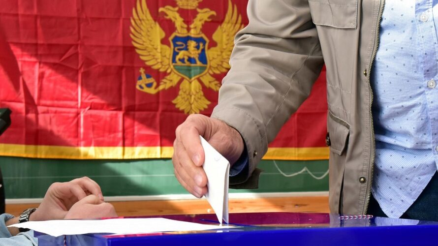 Crna Gora danas bira predsjednika, otvorena biračka mjesta