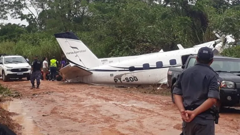 U padu aviona poginuo 14 ljudi