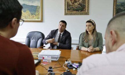 Opštine Istočno Novo Sarajevo i Istočna Ilidža novčano podržavaju maturante u iznosu od 100 KM