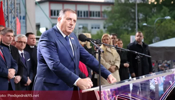 Dodik: Odlučnost pokazana na mitingu “Srpska te zove“ biće ojačana kroz odluke na vaskršnjem saboru