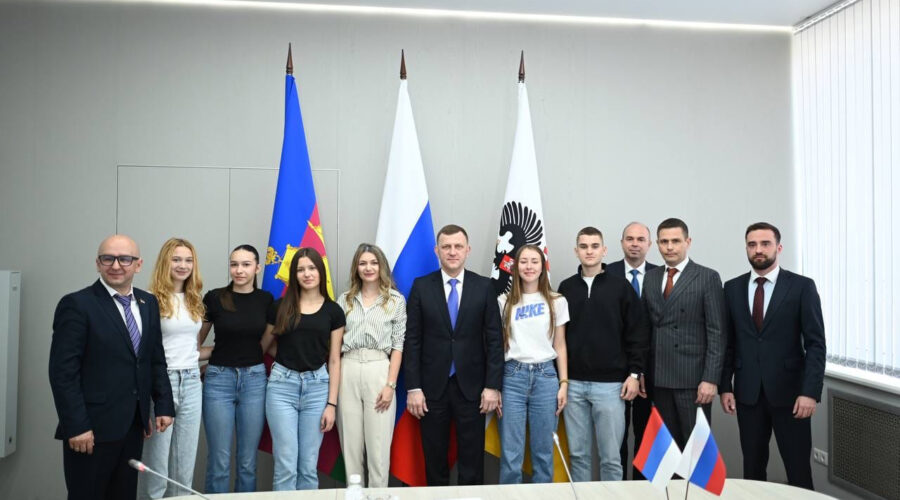 Srednjoškolci na Sveruskom patriotskom forumu u Krasnodaru