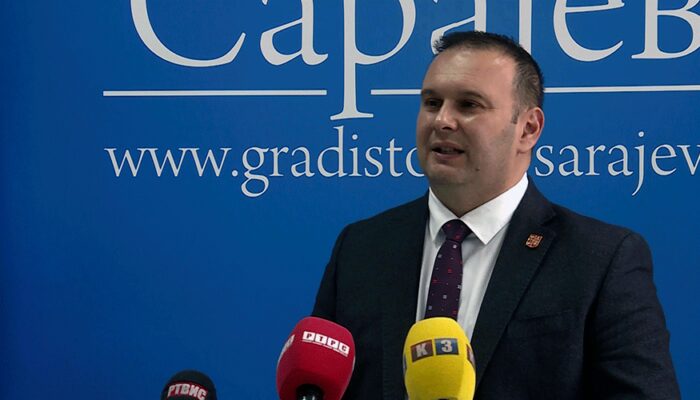 Ćosić: Mržnja i poruke upućene Srbima, pokušaj prekrajanja istorije (VIDEO) Ćosić: Mržnja i poruke upućene Srbima, pokušaj prekrajanja istorije (VIDEO)