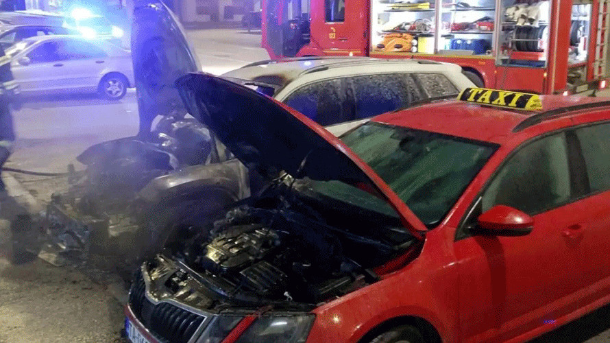 U Palama izgorjela dva automobila