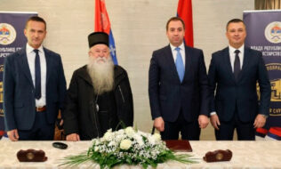 Potpisan ugovor o prenosu imovine Mitropoliji dabrobosanskoj za novi projekat u Istočnom Sarajevu Potpisan ugovor o prenosu imovine Mitropoliji dabrobosanskoj za novi projekat u Istočnom Sarajevu