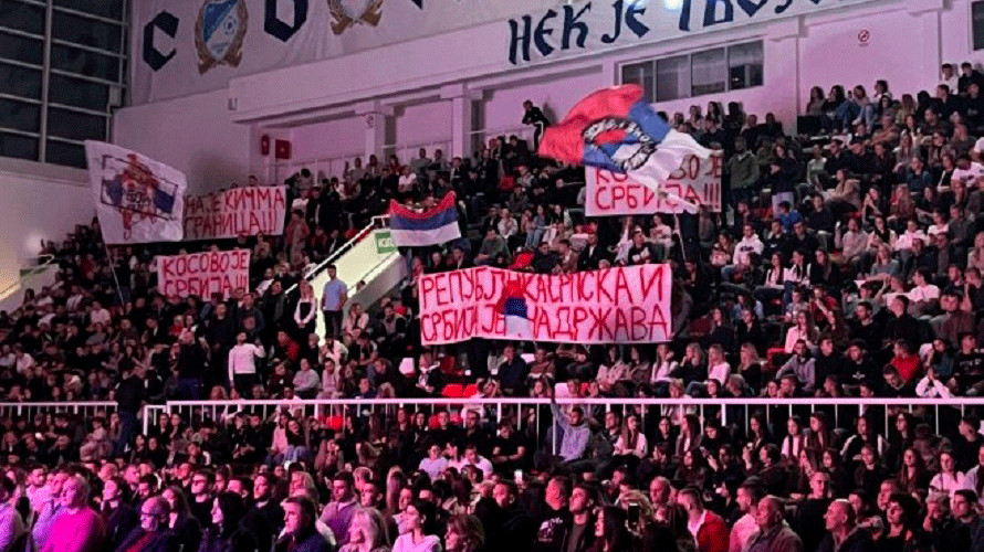 Ćutanje studenata iz Srbije o uvredljivim transparentima- razočarenje i udarac međusobnom povjerenju